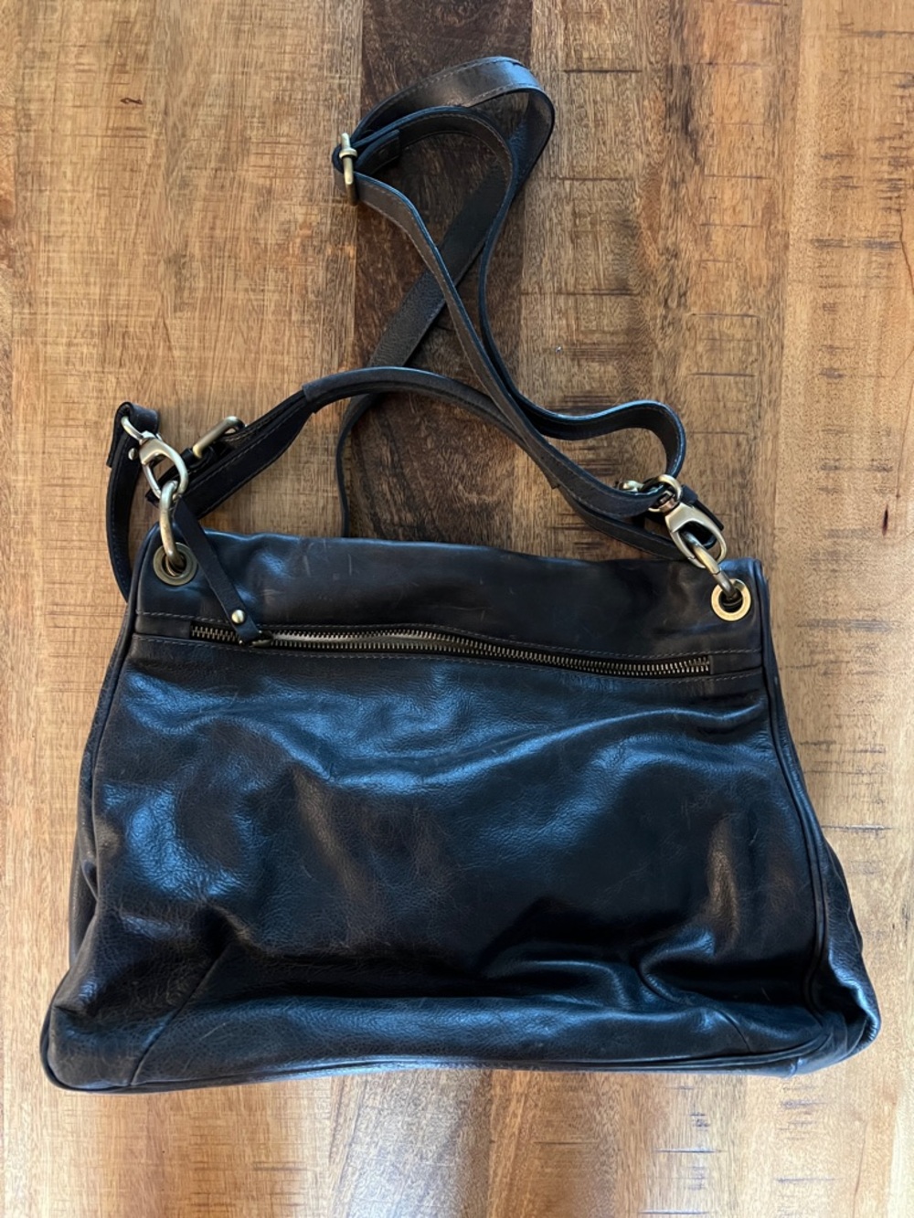 Pulicati Black Leather Shoulder Bag with Front Flap - Picture 2 of 4